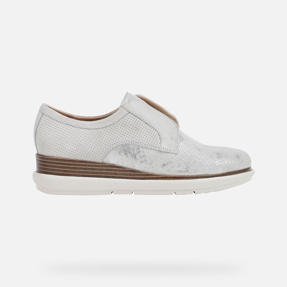 Slip On Geox Senhora Branco/Prateadas - Samuela - KSHVN9670